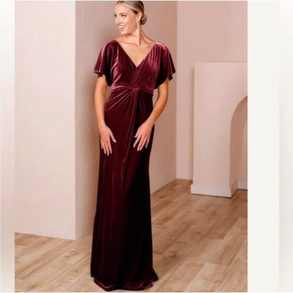 Reverly Gwen burgundy velvet lined formal gown maxi size 8 - Picture 1 of 15